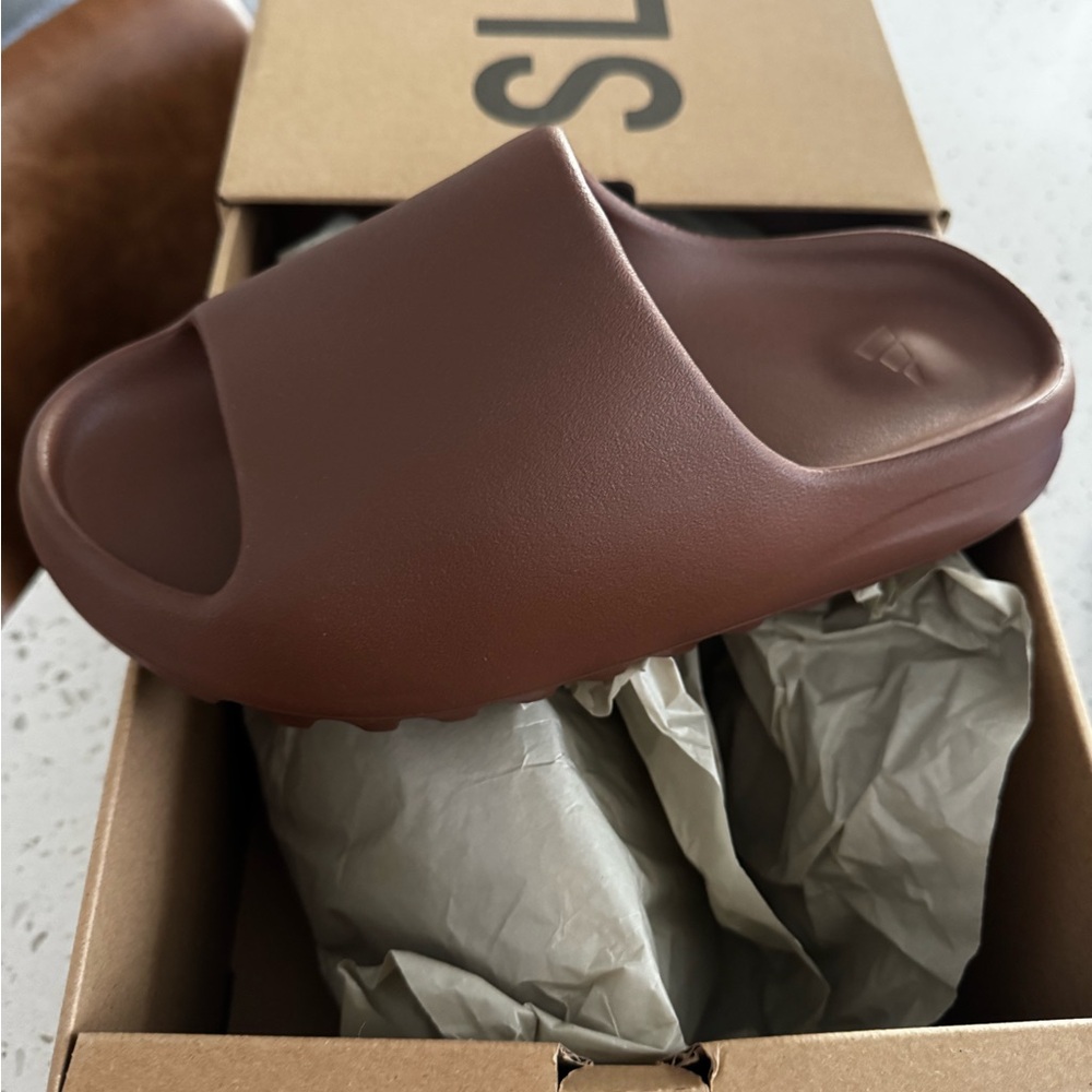 Adidas Yeezy Slide in Flax